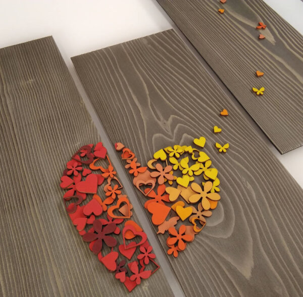 Trittico sfalsato 'Cuore' finitura anticato noce - immagine 2