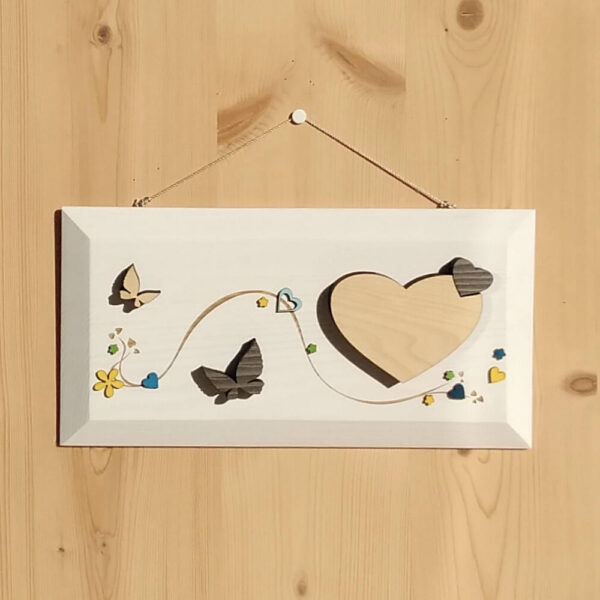 Quadretto bianco 'Cuori e Farfalle' e toni freddi