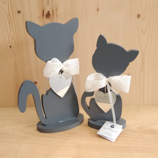 Gatti colore grigio con cuore a specchio
