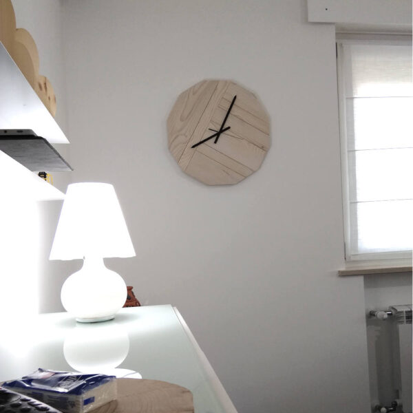 Orologio grande a parete in legno a 12 lati